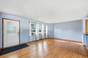 924 Fuller St S, Shakopee, MN 55379 - Photo 4