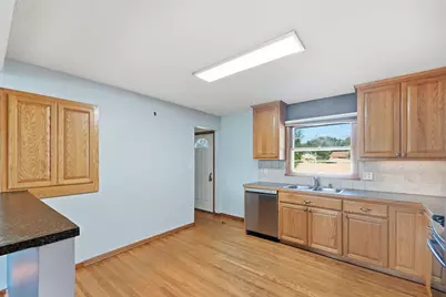 924 Fuller Street S, Shakopee, MN 55379 - Photo 8