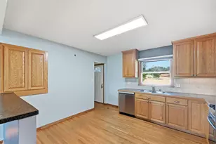 924 Fuller St S, Shakopee, MN 55379 - Photo 8