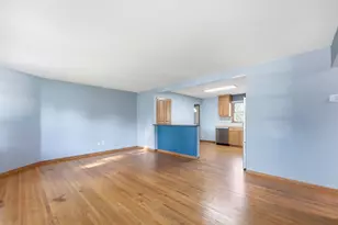 924 Fuller St S, Shakopee, MN 55379 - Photo 6