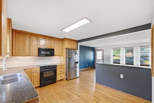 924 Fuller St S, Shakopee, MN 55379 - Photo 10