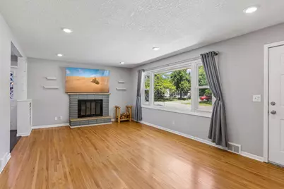6625 Wyoming Avenue N, Brooklyn Park, MN 55428 - Photo 8
