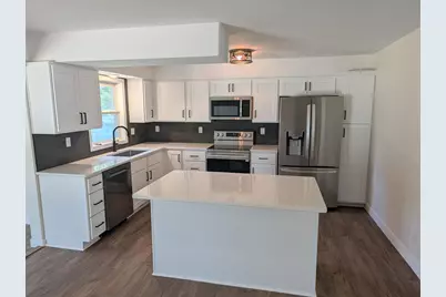 215 Madison Avenue SW, Wadena, MN 56482 - Photo 8