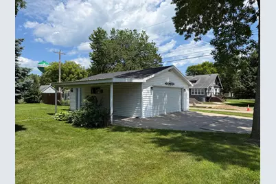 411 16th Street S, Benson, MN 56215 - Photo 4