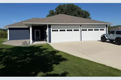 1740 Bay Oaks Drive, Albert Lea, MN 56007 - Photo 2