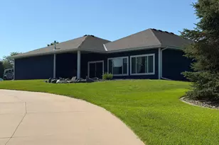 1740 Bay Oaks Dr, Albert Lea, MN 56007 - Photo 4