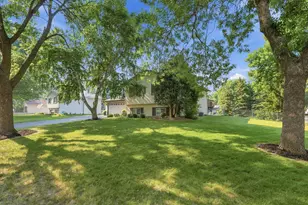 11852 99th Ave N, Maple Grove, MN 55369 - Photo 2
