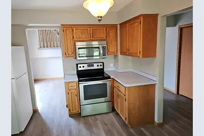 7613 Fairfield Road, Brooklyn Park, MN 55444 - Photo 4