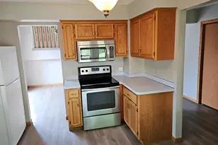 7613 Fairfield Rd, Brooklyn Park, MN 55444 - Photo 4