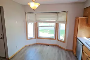 7613 Fairfield Rd, Brooklyn Park, MN 55444 - Photo 6