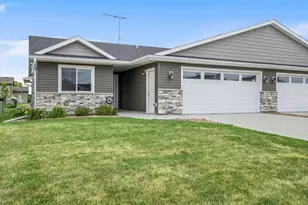 885 Tall Grass Ct, Wanamingo, MN 55983 - Photo 6