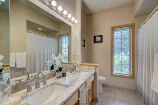 5619 Cottonwood Ct, Shoreview, MN 55126 - Photo 18