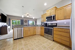 1268 39th Ave S, Moorhead, MN 56560 - Photo 8