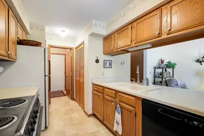 14389 Bedford Drive, Eden Prairie, MN 55346 - Photo 18