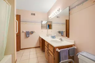 14389 Bedford Dr, Eden Prairie, MN 55346 - Photo 34