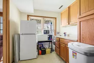 14389 Bedford Dr, Eden Prairie, MN 55346 - Photo 46