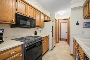 14389 Bedford Dr, Eden Prairie, MN 55346 - Photo 20