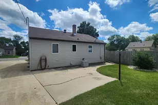 819 2nd St SW, Pipestone, MN 56164 - Photo 8
