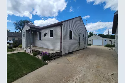 819 2nd Street SW, Pipestone, MN 56164 - Photo 2