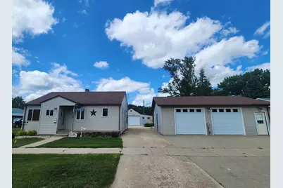 819 2nd Street SW, Pipestone, MN 56164 - Photo 4