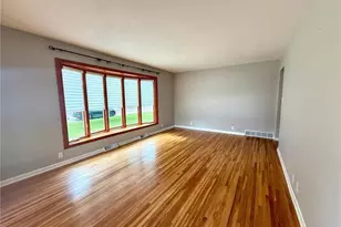 225 Sunrise Blvd Blvd, Redwood Falls, MN 56283 - Photo 6