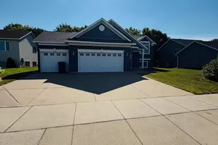 1032 Glade View Ct, Saint Cloud, MN 56303 - Photo 2