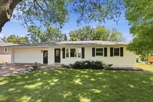 340 Ranchview Ln N, Plymouth, MN 55447 - Photo 2