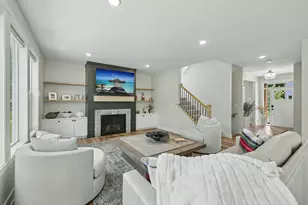 399 Tessier Ct, Saint Paul, MN 55127 - Photo 8