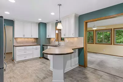 13410 Parkwood Drive, Burnsville, MN 55337 - Photo 6