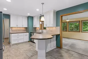 13410 Parkwood Dr, Burnsville, MN 55337 - Photo 6