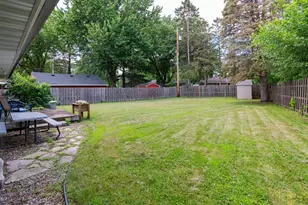 2327 Circle Dr, White Bear Lake, MN 55110 - Photo 28