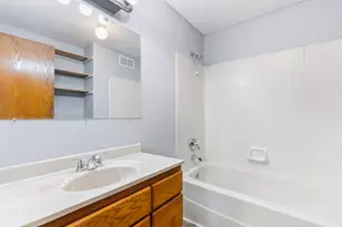 979 Victoria St N, Saint Paul, MN 55103 - Photo 18