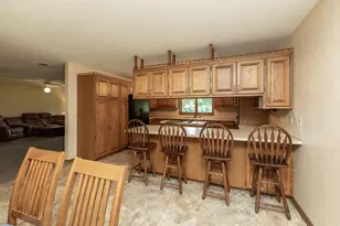 10046 Park Ave S, Bloomington, MN 55420 - Photo 4