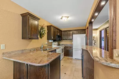 10717 Yukon Avenue S, Bloomington, MN 55438 - Photo 8