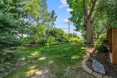 10717 Yukon Avenue S, Bloomington, MN 55438 - Photo 26