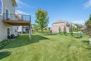 1113 Rosemary Ln, Chaska, MN 55318 - Photo 32