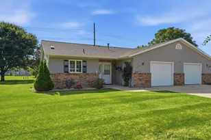 2706 9th St SW, Willmar, MN 56201 - Photo 4