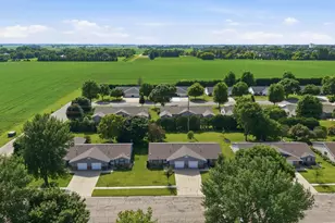 2706 9th St SW, Willmar, MN 56201 - Photo 4