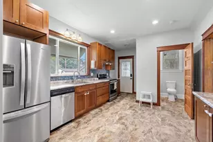 1225 6th St E, Saint Paul, MN 55106 - Photo 6