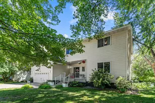 7117 Courtly Rd, Woodbury, MN 55125 - Photo 2