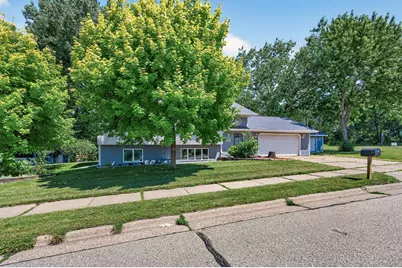 2709 Holloway Avenue E, North Saint Paul, MN 55109 - Photo 2