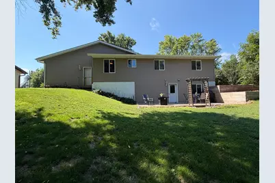 418 1st Street, Sandstone, MN 55072 - Photo 2
