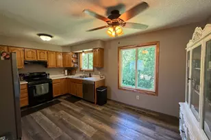 418 1st St, Sandstone, MN 55072 - Photo 4