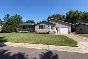 418 1st St, Sandstone, MN 55072 - Photo 1