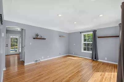 4928 Abbott Avenue N, Brooklyn Center, MN 55429 - Photo 4