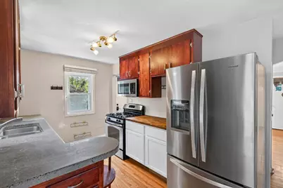 4928 Abbott Avenue N, Brooklyn Center, MN 55429 - Photo 8
