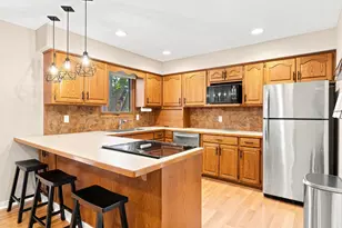 3224 Hillsboro Ave N, New Hope, MN 55427 - Photo 4