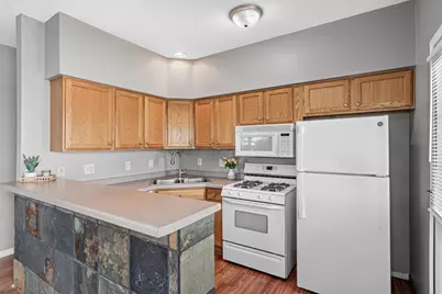 2917 Hemingway Drive, Chaska, MN 55318 - Photo 4