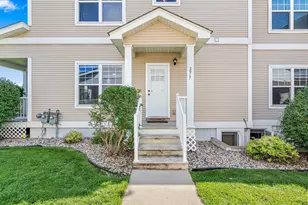 2917 Hemingway Dr, Chaska, MN 55318 - Photo 2