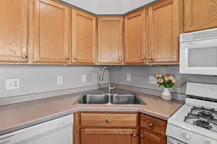 2917 Hemingway Dr, Chaska, MN 55318 - Photo 6